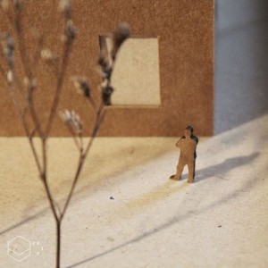 ESCALA HUMANA 1|100 MADEIRADO